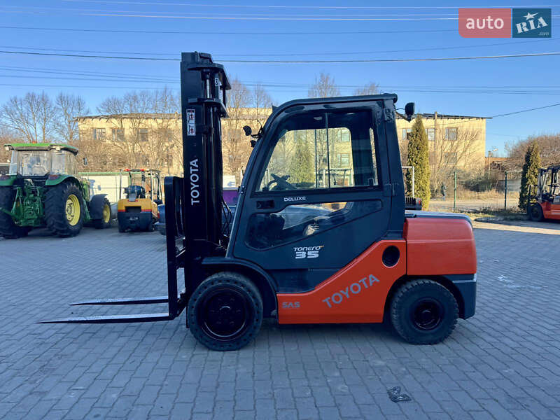 Toyota 02-8FDJF35 2015