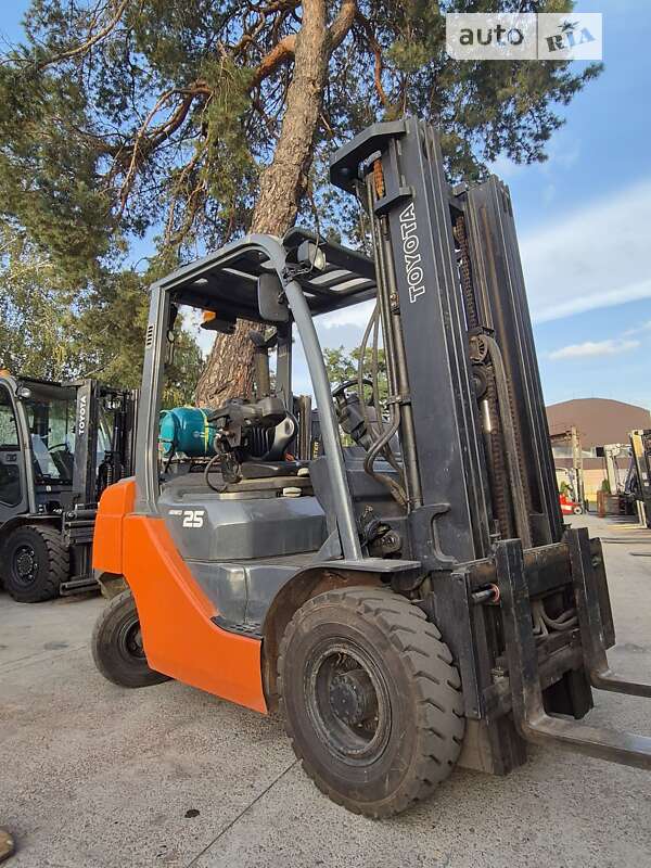 Toyota 02-8FG25 2017 Toyota 02-8FG25 2017