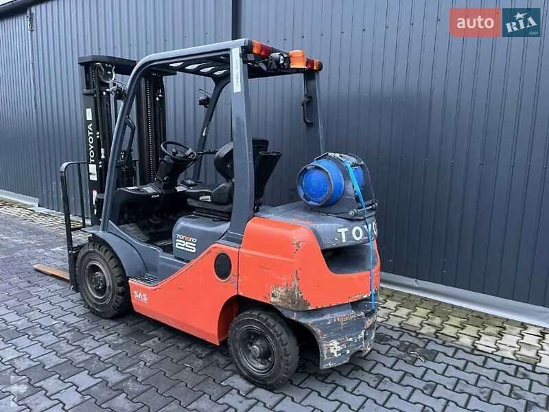 Вилочный погрузчик Toyota 02-8FG25 2018 в Киеве