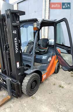Вилочный погрузчик Toyota 02-8FG25 2019 в Львове