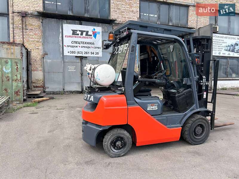 Вилочный погрузчик Toyota 02-8FG25 2015 в Киеве фото 5 Вилочный погрузчик Toyota 02-8FG25 2015 в Киеве