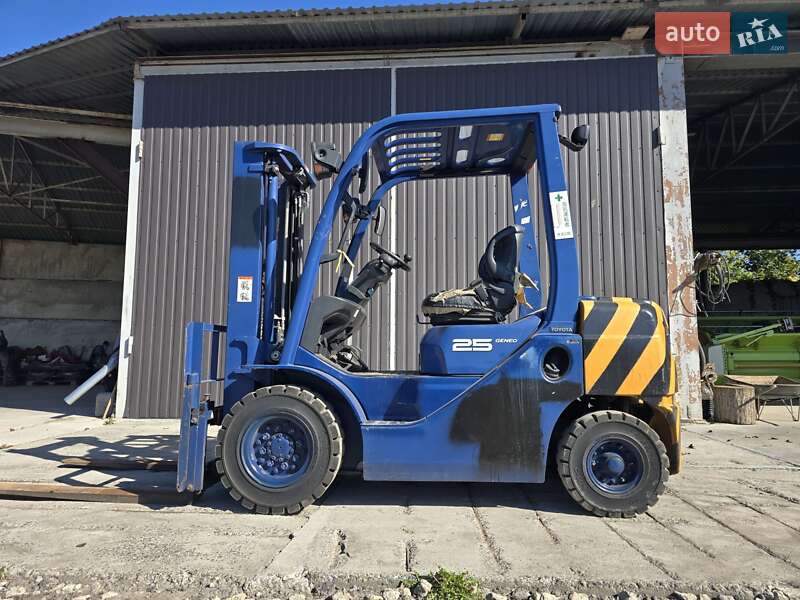 Вилочный погрузчик Toyota 02-8FG25 2006 в Тернополе