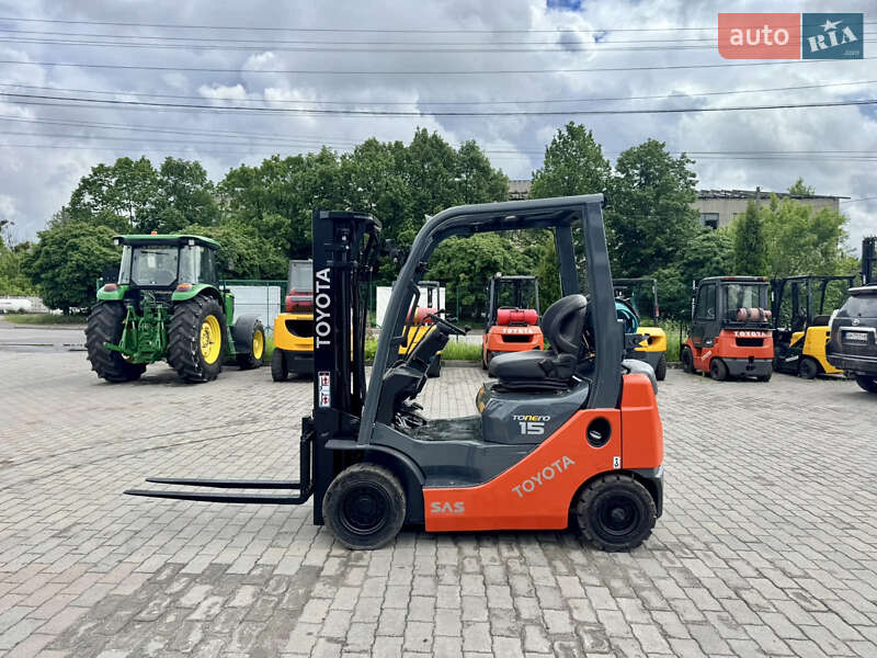 Вилочний навантажувач Toyota 02-8FGF15 2012 в Радомишлі