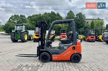 Вилочный погрузчик Toyota 02-8FGF15 2012 в 