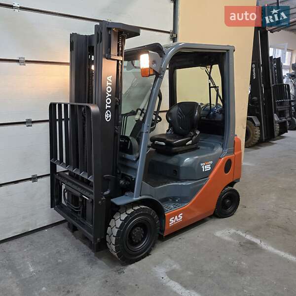 Вилочный погрузчик Toyota 02-8FGF15 2019 в Киеве