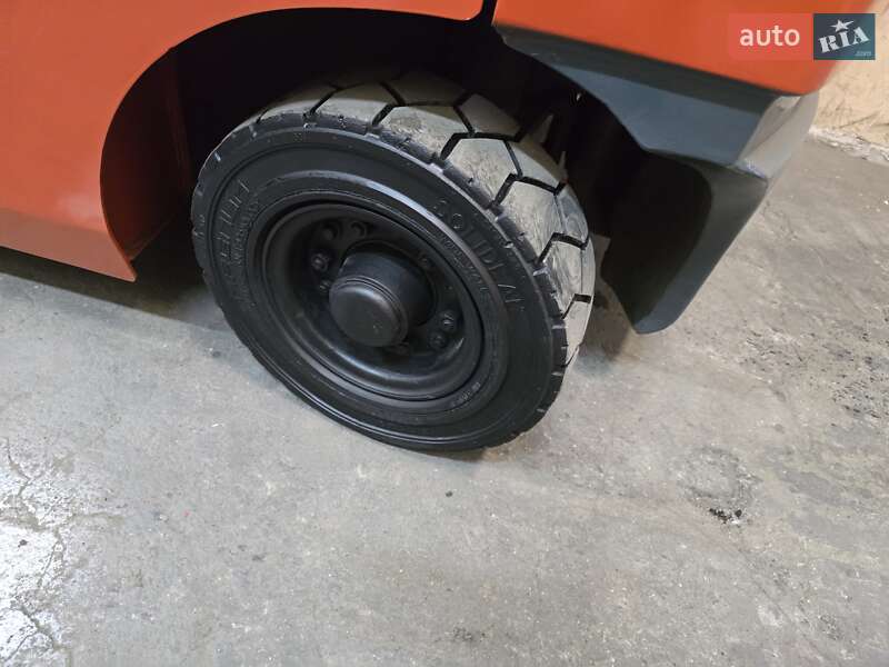 Вилочный погрузчик Toyota 02-8FGF15 2019 в Киеве