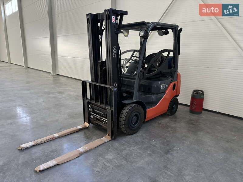 Вилочный погрузчик Toyota 02-8FGF15 2009 в Львове