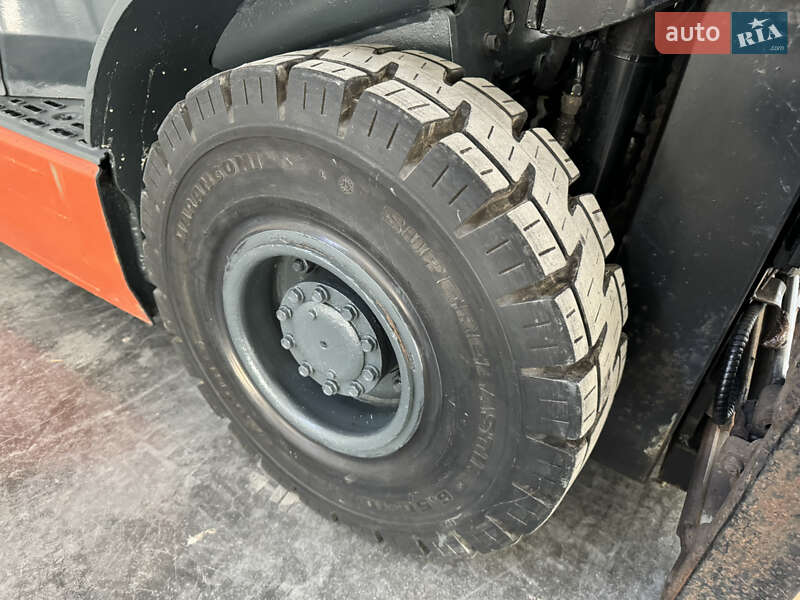 Вилочный погрузчик Toyota 02-8FGF15 2009 в Львове