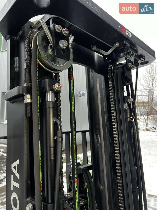 Вилочний навантажувач Toyota 02-8FGF15 2018 в Києві