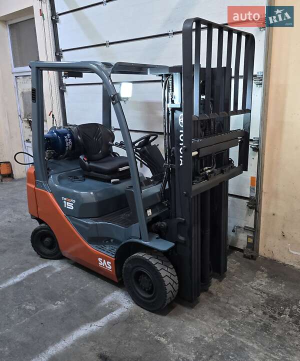 Вилочний навантажувач Toyota 02-8FGF15 2012 в Києві