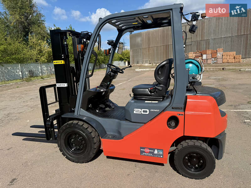 Вилочный погрузчик Toyota 02-8FGF20 2020 в Кривом Роге