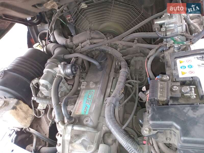 Вилочный погрузчик Toyota 02-8FGF25 2013 в Киеве