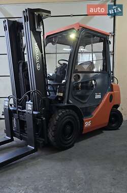 Вилочний навантажувач Toyota 02-8FGF25 2017 в Києві