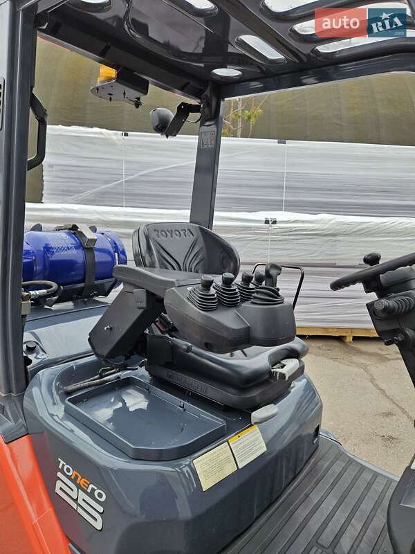 Вилочный погрузчик Toyota 02-8FGF25 2016 в Киеве фото 22 Вилочный погрузчик Toyota 02-8FGF25 2016 в Киеве