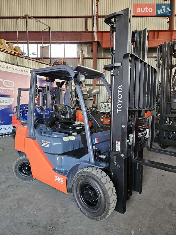 Вилочный погрузчик Toyota 02-8FGF25 2016 в Киеве фото 40 Вилочный погрузчик Toyota 02-8FGF25 2016 в Киеве