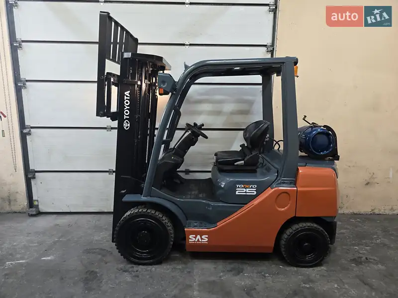 Toyota 02-8FGF25 2015