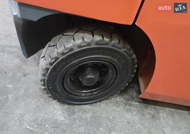 Вилочний навантажувач Toyota 02-8FGF25 2015 в Києві