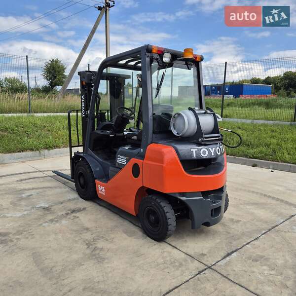 Вилочний навантажувач Toyota 02-8FGF25 2017 в Пустомитах