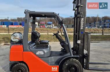 Вилочный погрузчик Toyota 02-8FGF25 2019 в Пустомытах