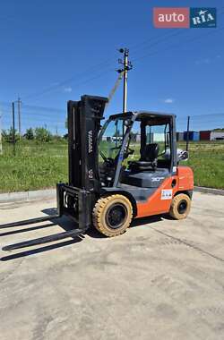 Вилочный погрузчик Toyota 02-8FGF30 2008 в 