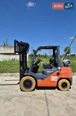 Вилочный погрузчик Toyota 02-8FGF30 2008 в 