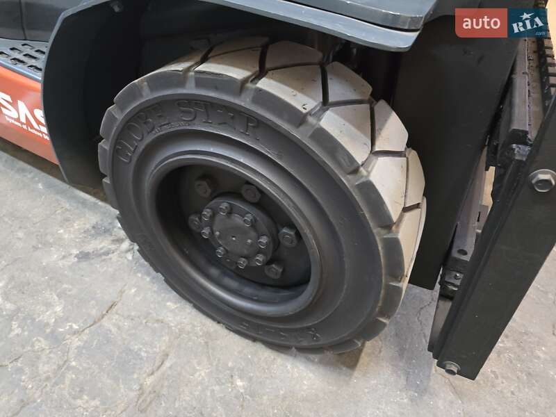 Вилочный погрузчик Toyota 02-8FGF30 2008 в Киеве