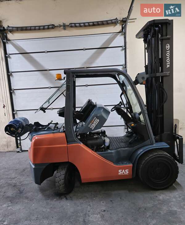 Вилочний навантажувач Toyota 02-8FGJF35 2018 в Києві