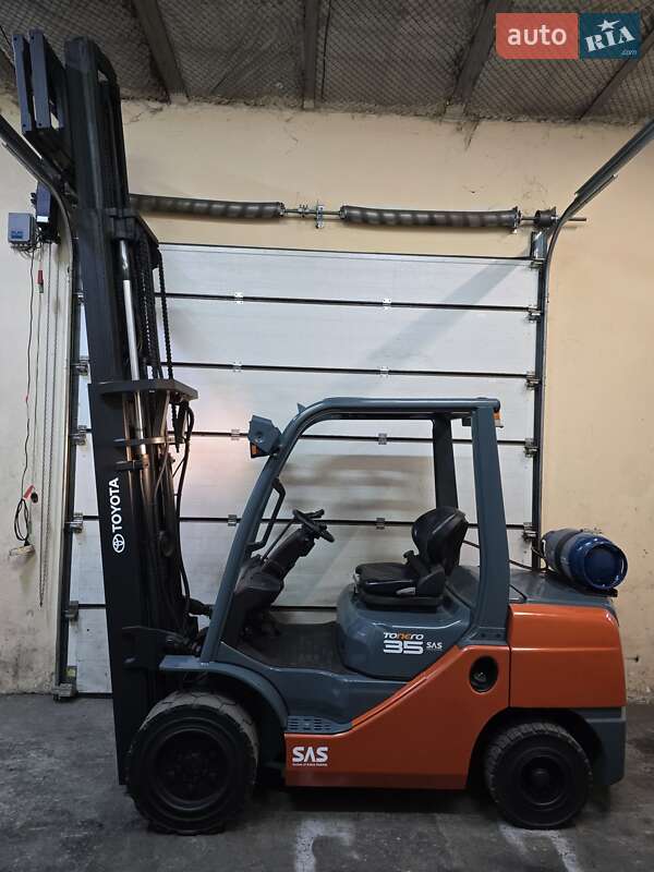 Вилочний навантажувач Toyota 02-8FGJF35 2008 в Києві