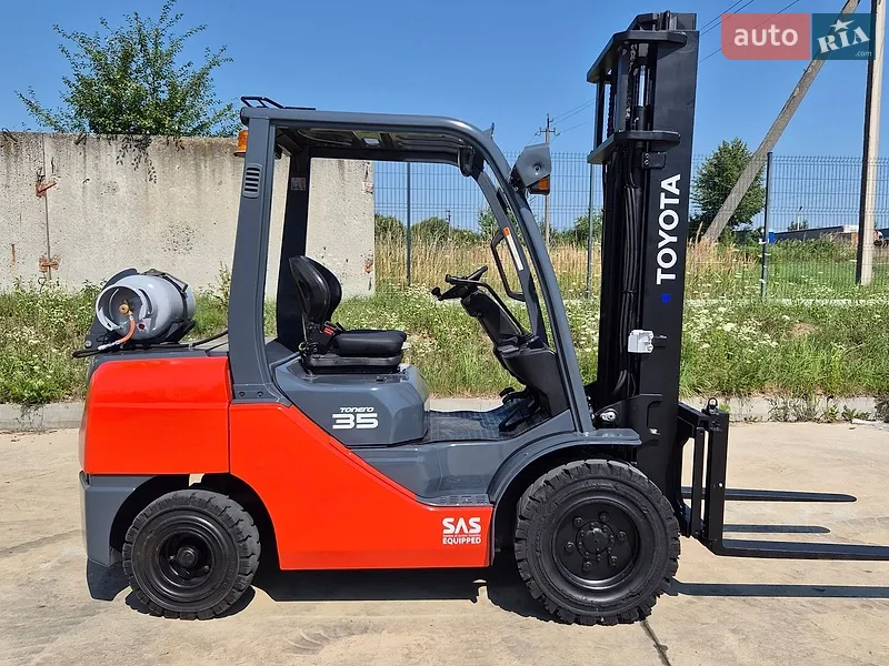 Toyota 02-8FGJF35 2018