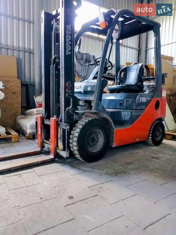 Вилочный погрузчик Toyota 32-8FG15 2007 в Львове фото Вилочный погрузчик Toyota 32-8FG15 2007 в Львове