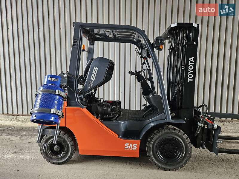 Вилочный погрузчик Toyota 32FG-25 2017 в Киеве