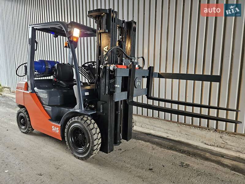 Вилочный погрузчик Toyota 32FG-25 2017 в Киеве