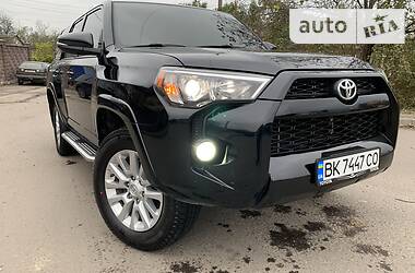 Внедорожник / Кроссовер Toyota 4Runner 2017 в Ровно