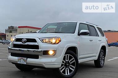 Внедорожник / Кроссовер Toyota 4Runner 2016 в Киеве