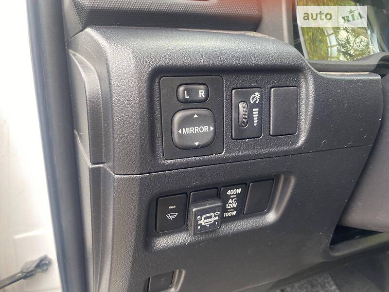 Позашляховик / Кросовер Toyota 4Runner 2014 в Прилуках