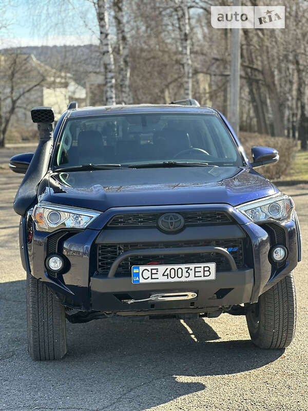 Внедорожник / Кроссовер Toyota 4Runner 2014 в Черновцах