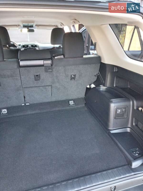 Внедорожник / Кроссовер Toyota 4Runner 2015 в Лубнах