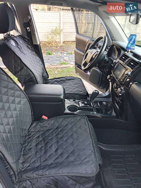 Внедорожник / Кроссовер Toyota 4Runner 2015 в Лубнах