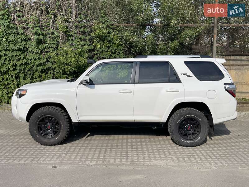 Внедорожник / Кроссовер Toyota 4Runner 2018 в Киеве