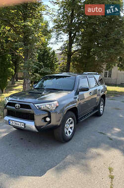 Позашляховик / Кросовер Toyota 4Runner 2015 в Лубнах