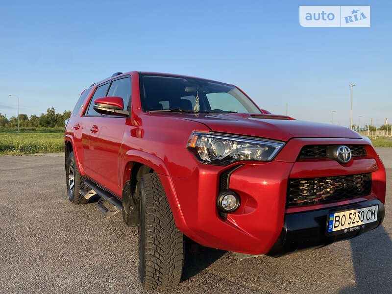 Позашляховик / Кросовер Toyota 4Runner 2017 в Тернополі