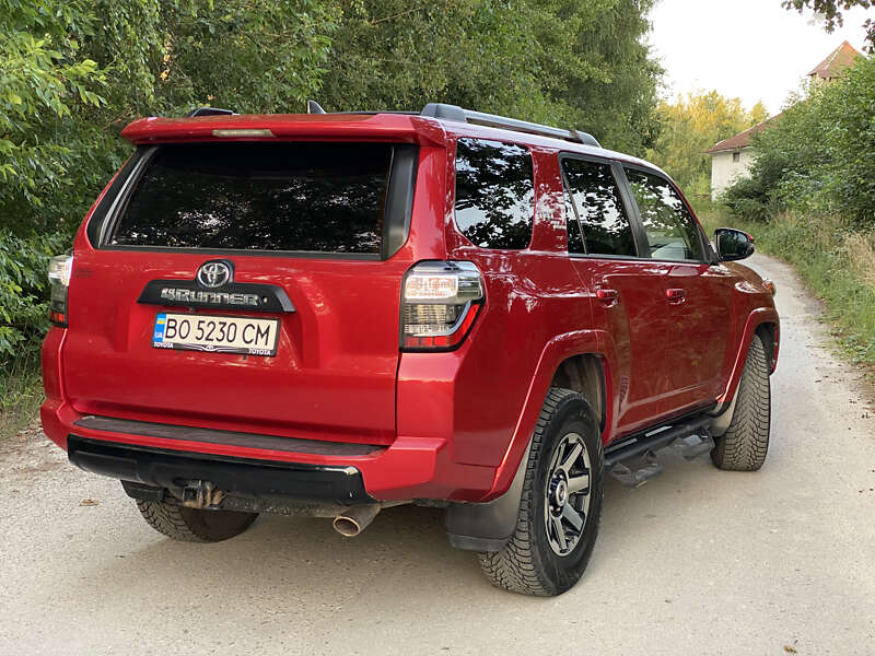 Позашляховик / Кросовер Toyota 4Runner 2017 в Тернополі