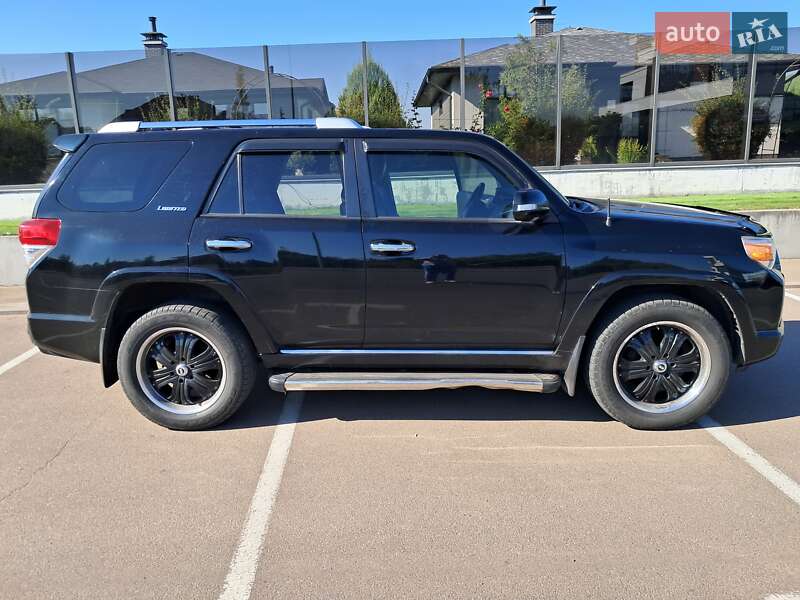Позашляховик / Кросовер Toyota 4Runner 2011 в Києві