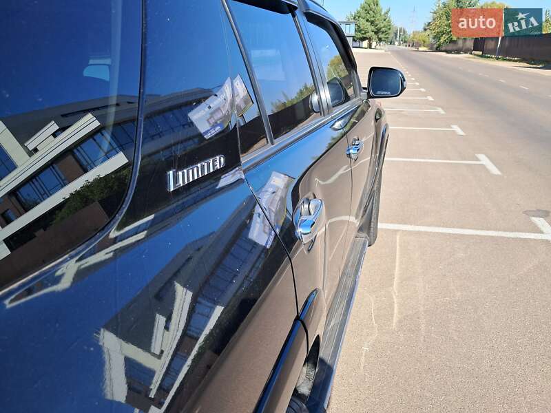 Позашляховик / Кросовер Toyota 4Runner 2011 в Києві