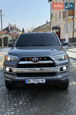 Позашляховик / Кросовер Toyota 4Runner 2014 в Луцьку