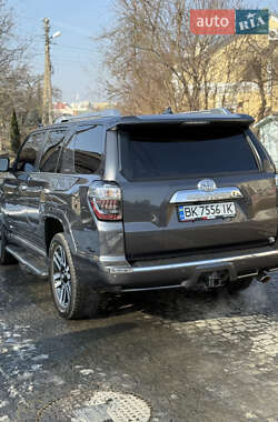 Позашляховик / Кросовер Toyota 4Runner 2014 в Луцьку