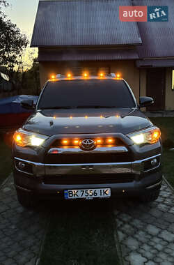 Позашляховик / Кросовер Toyota 4Runner 2014 в Луцьку