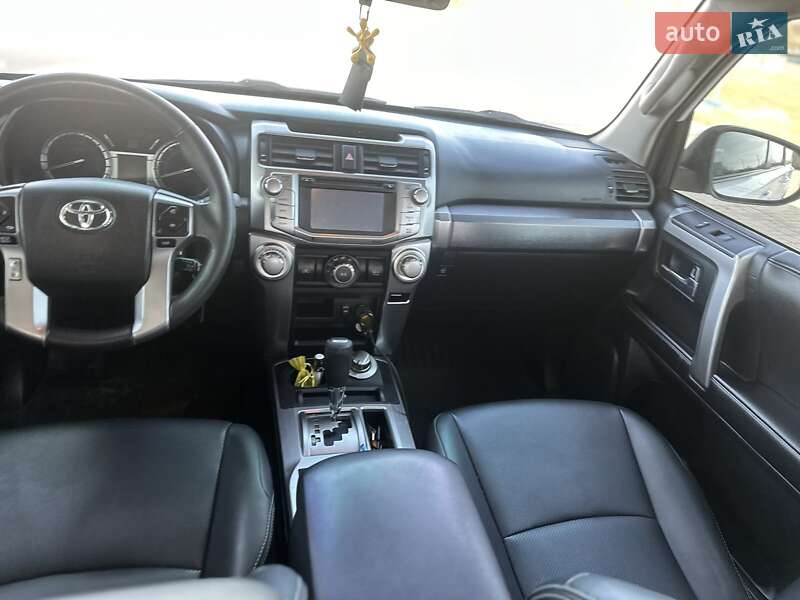 Позашляховик / Кросовер Toyota 4Runner 2014 в Прилуках