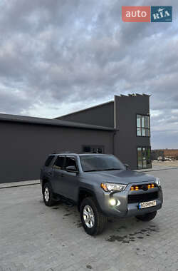 Внедорожник / Кроссовер Toyota 4Runner 2018 в 