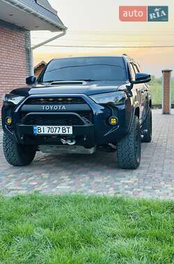 Внедорожник / Кроссовер Toyota 4Runner 2017 в 